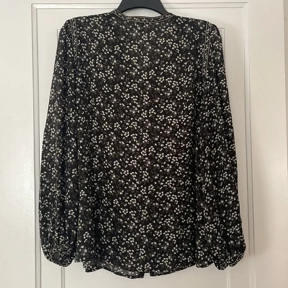 Max Studio Black and White Floral Blouse - Picture 8 of 8